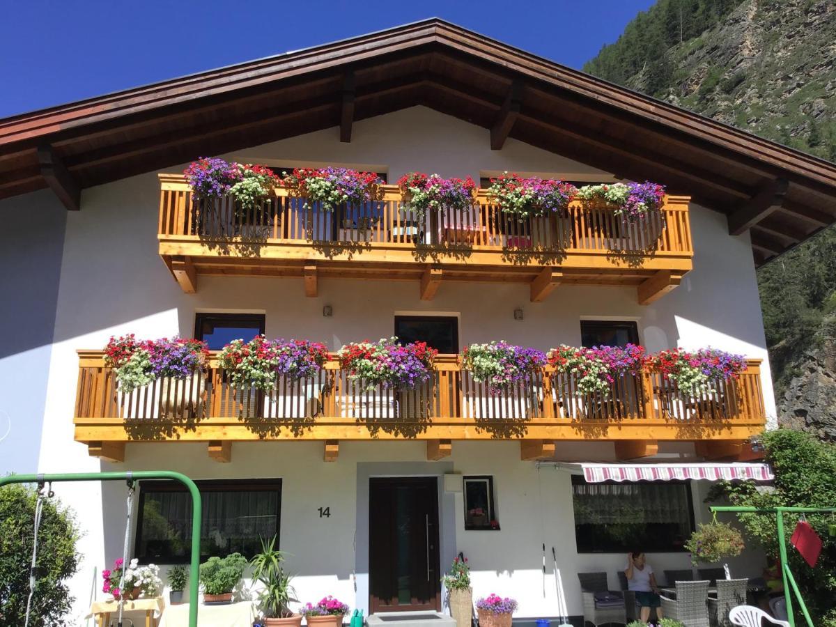 Haus Alpina Längenfeld Exterior foto